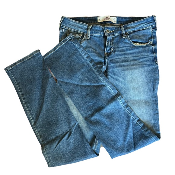 Two pairs of Hollister Jeans - Picture 4 of 5